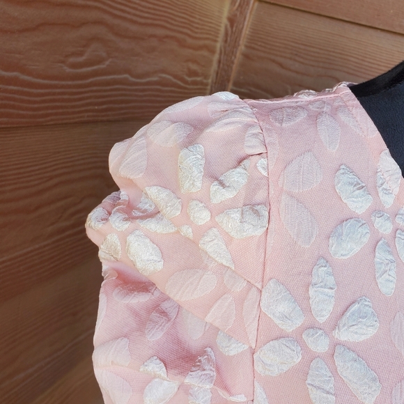 TCEC Light Pink Floral Textured Women's Bubble Sleeve Blouse Size Small NWOT - Picture 6 of 13